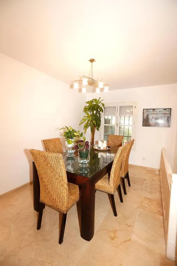 דירות מארבלה Adosada Guadalmina Alta Junto Campo De Golf 0*,  ספרד