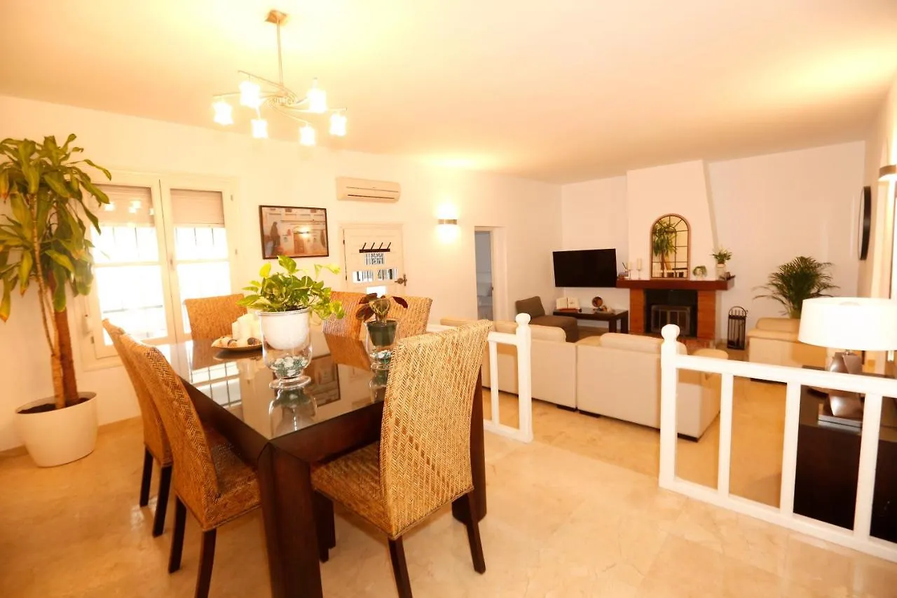 דירות מארבלה Adosada Guadalmina Alta Junto Campo De Golf 0*,  ספרד